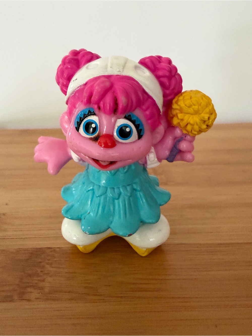 Vintage Sesame Street Workshop ABBY CADABBY Roller skates Flower PVC Toy Figure